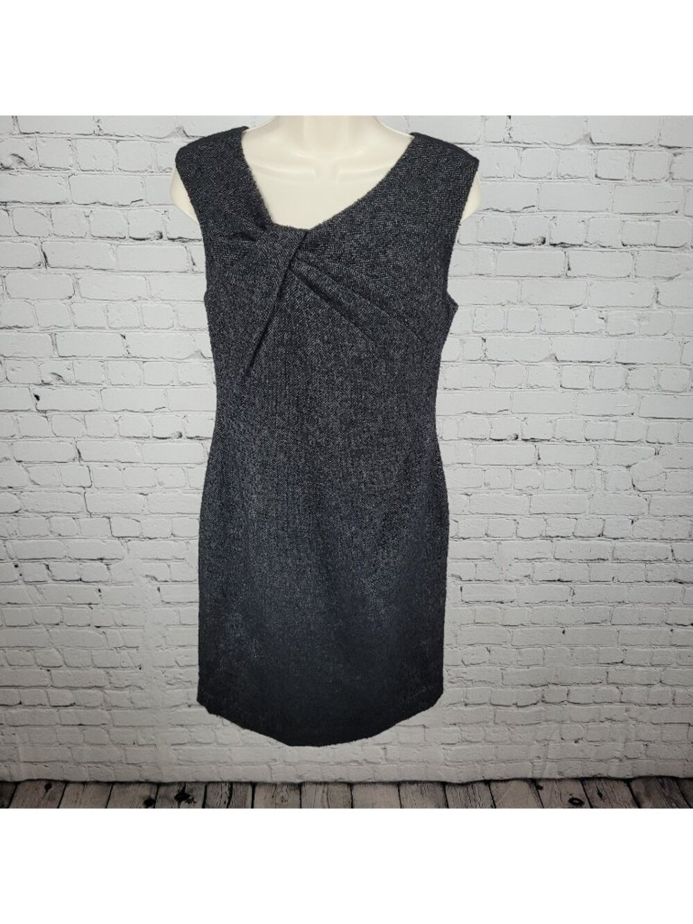 Ann Taylor Black Wool Blend Tweed Pleated Back Slit Lined Sheath Dress Size 4